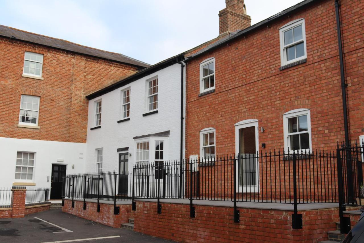 Canal View Cottage With Log Fire & Parking Blisworth Dış mekan fotoğraf